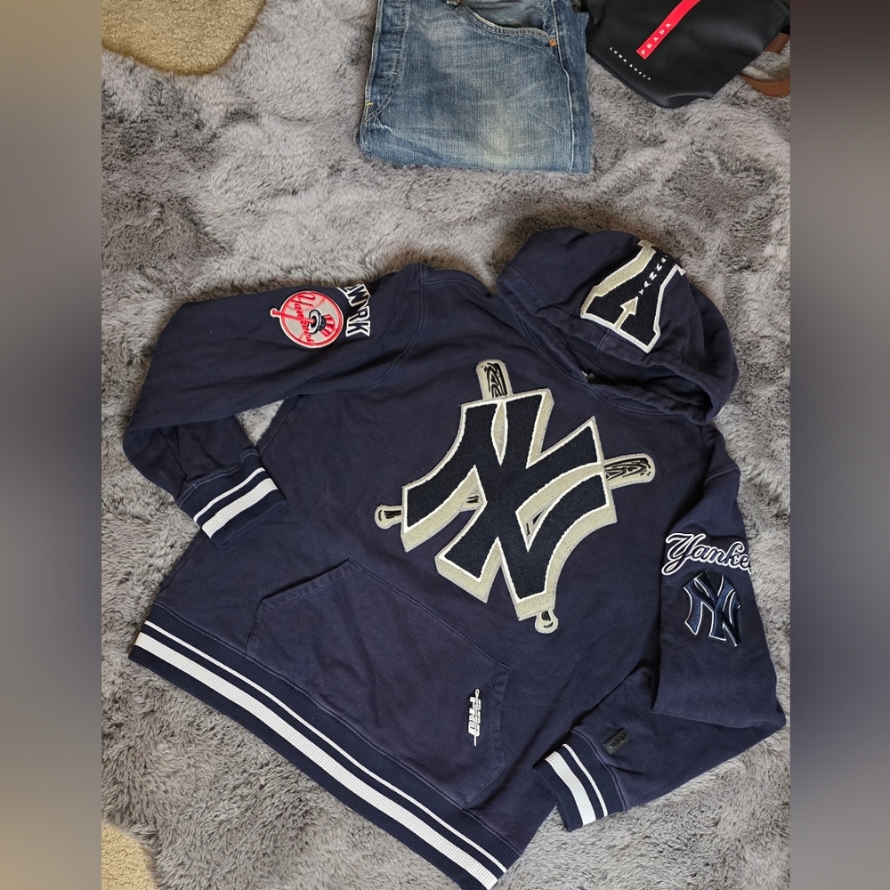 Pro Standard NY Yankees Patches Men's Navy Cotton  Hoodie Sweater XL Unisex